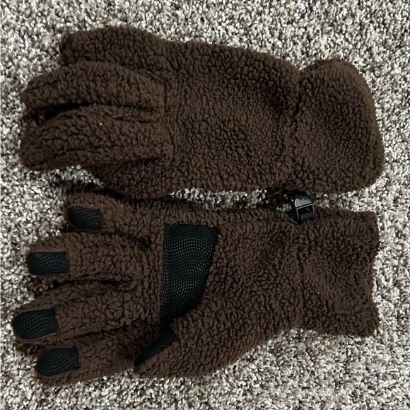 Cabelas Sherpa Fleece Woman’s accessory set - Picture 3 of 4